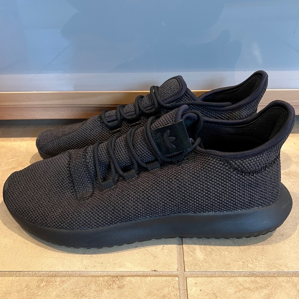Adidas Men’s black shoes size 9.5